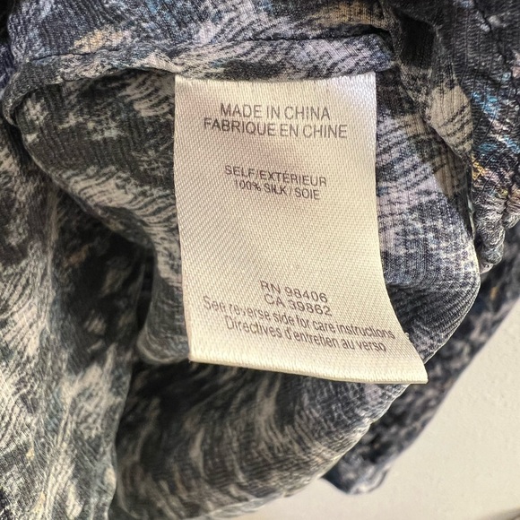 Theory 100% Silk blouse SZ M - Picture 3 of 4